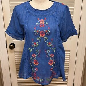 Altar’d State Umgee Flower Embroidered Blouse in Blue, Size Small, EUC